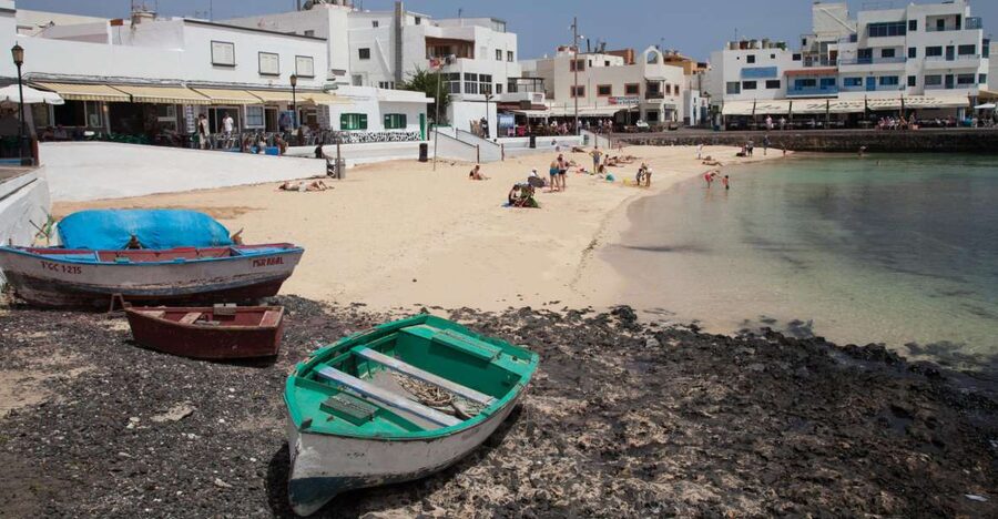 From Lanzarote: Day Trip to Fuerteventura and Corralejo - Corralejo: old cottages, shops, and easy free time
