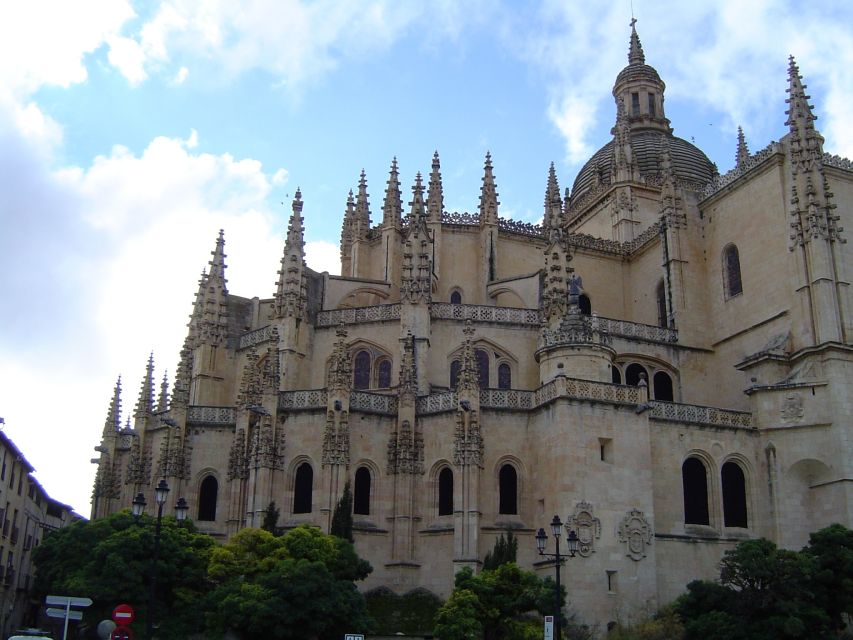 From Madrid: Ávila and Segovia Guided Day Trip - Key points to know before booking