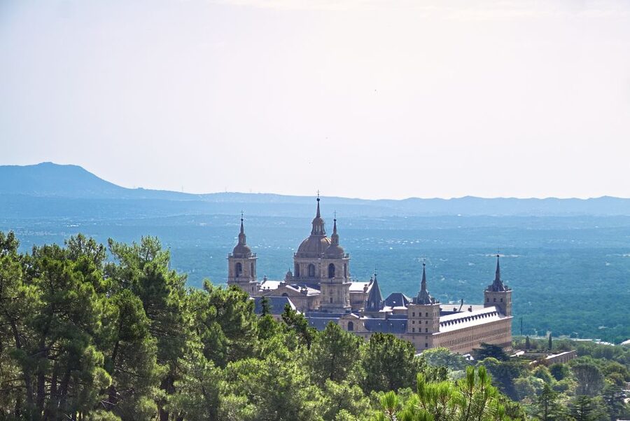 From Madrid: El Escorial and Valley's Basilica Half Day Tour - What the $78 price includes