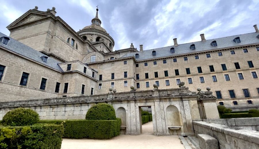 From Madrid: Escorial Monastery and the Valley of the Fallen - How the five-hour schedule works
