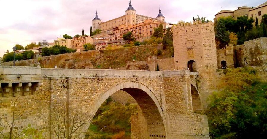 From Madrid: Guided Day Trip to Segovia and Toledo - Segovia free time, Plaza Mayor, and the fairytale Alcázar