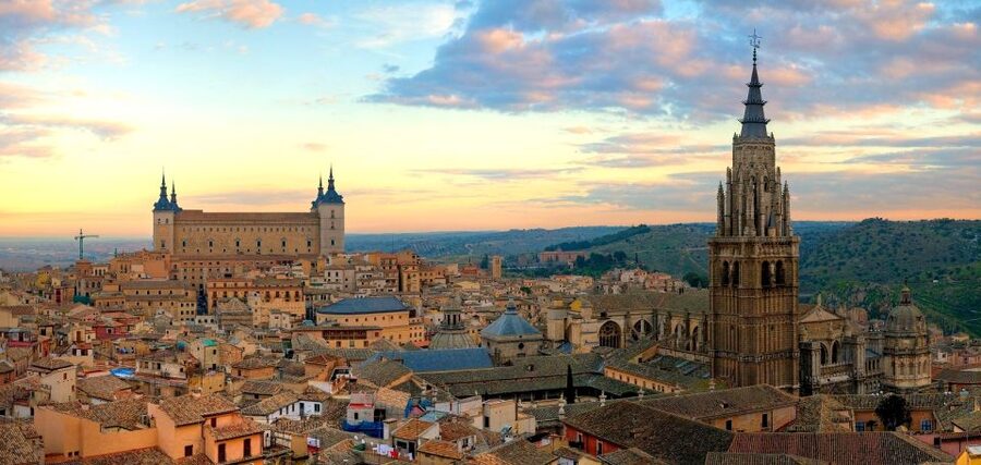 From Madrid: Guided Day Trip to Segovia and Toledo - Toledo Cathedral and the maze of the Jewish Quarter