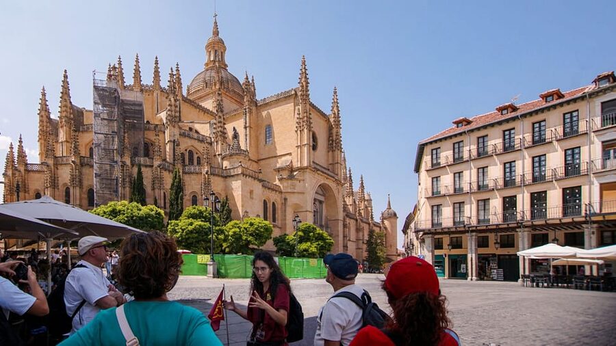 From Madrid: Guided Day Trip to Segovia, optional Alcázar - Choosing the Alcázar of Segovia