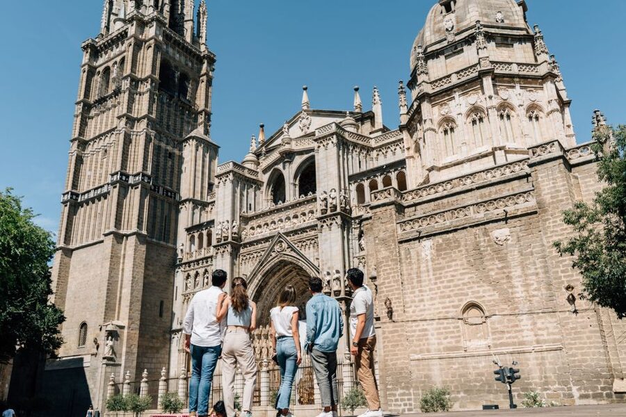 From Madrid: Segovia, Ávila, and Toledo Guided Tour - Lunch, weather, and what to pack