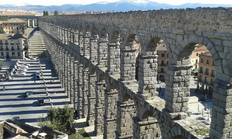 From Madrid: Segovia Guided Afternoon Tour - Plaza de Medina del Campo and San Martin Church