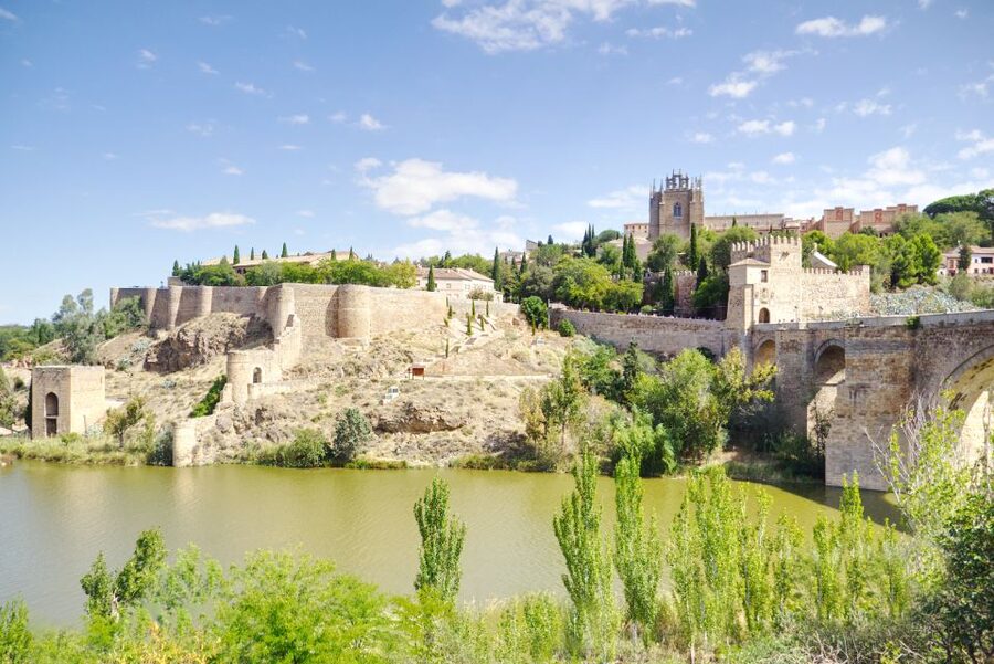 From Madrid: Toledo and Segovia Guided Day Trip - Key points to know before booking