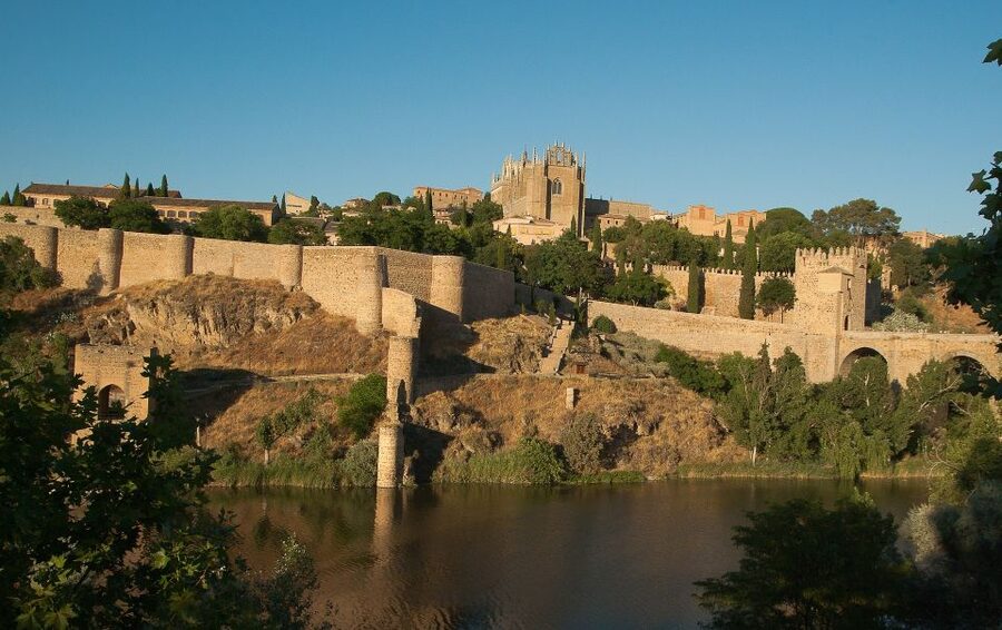 From Madrid: Toledo Full-Day Trip with Optional Cathedral - The guide makes the difference