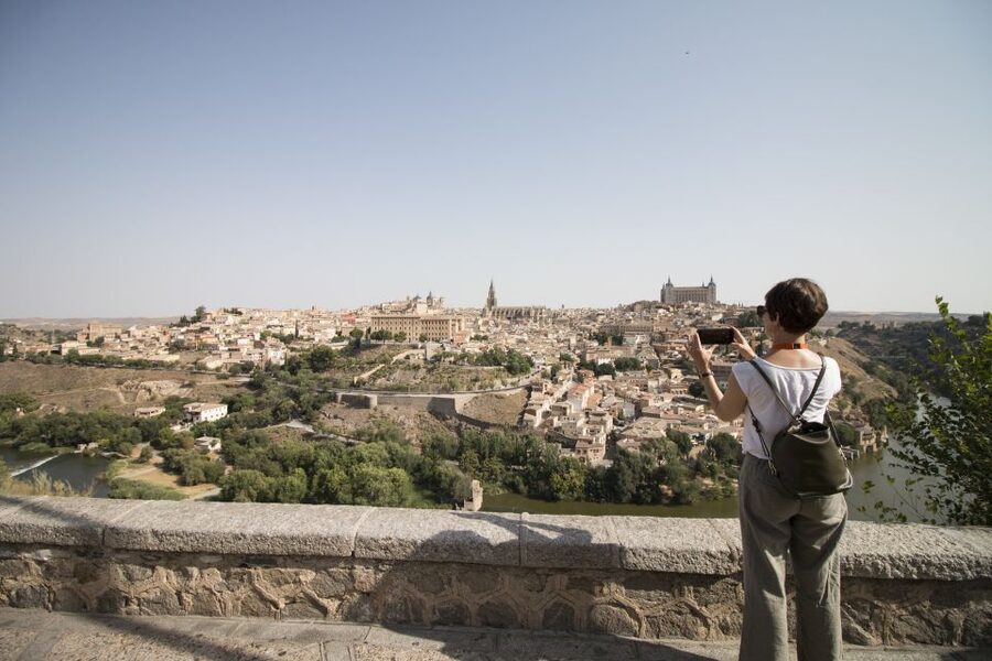 From Madrid: Toledo Full-Day Trip with Optional Cathedral - Meeting the IBE TOURS bus in Madrid