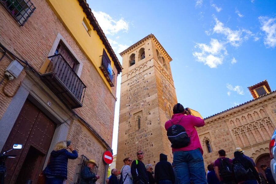 From Madrid: Toledo Guided Day Trip - Meeting at Ferraz Street and riding from Madrid