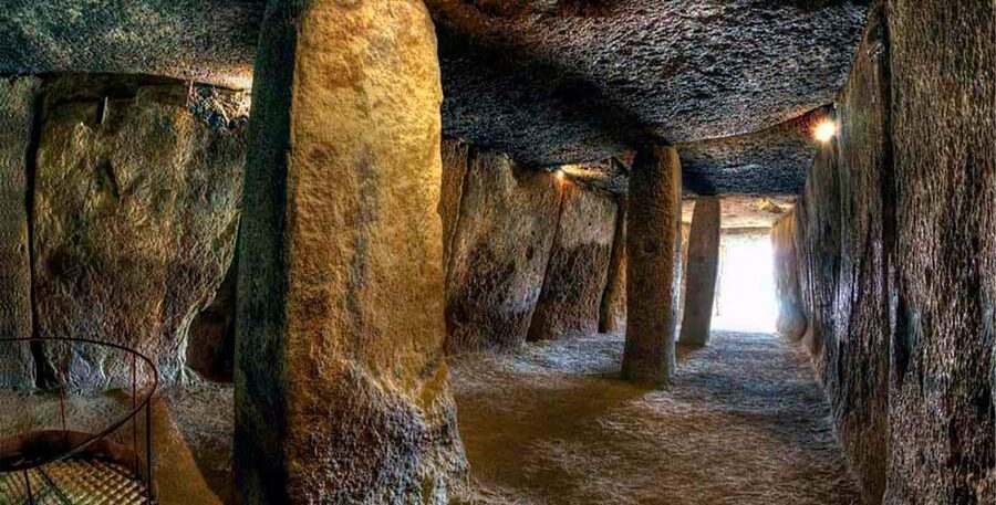 From Málaga: Caminito del Rey & Antequera: Dolmens and free time - The transfer to Caminito del Rey