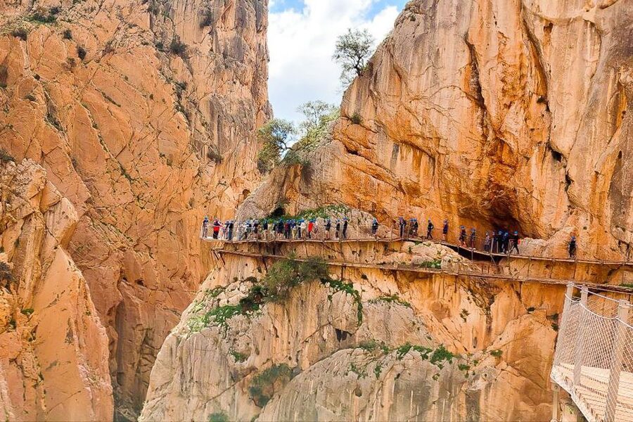 From Málaga: Caminito del Rey Guided Day Trip - Getting there from central Málaga