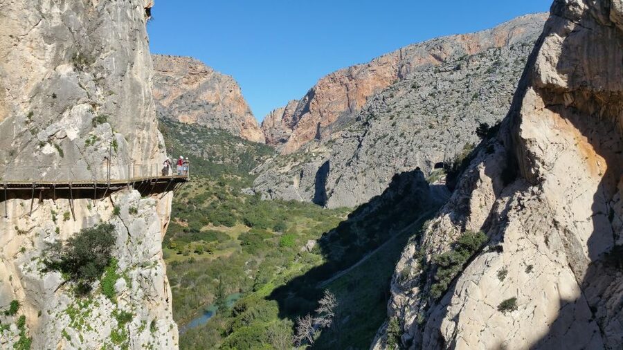 From Málaga: Caminito del Rey Small-Group Tour with Picnic - A guide who adds just enough information