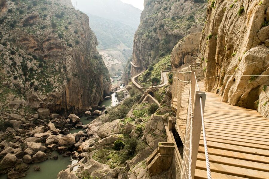 From Málaga: Caminito del Rey Small-Group Tour with Picnic - Walking from the dam to the famous gorge