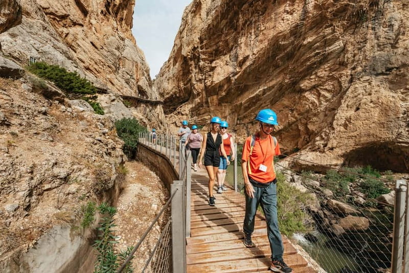 From Málaga & Costa del Sol: Caminito del Rey Guided Tour - What to wear and carry