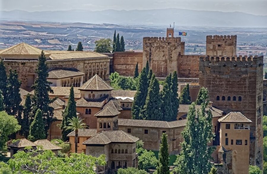 From Malaga: Granada Full-Day Trip with Alhambra - The morning departure from Calle San Jacinto