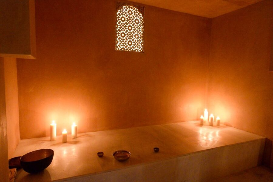 From Malaga: Hammam Bath, Kessa and Relaxing Massage Tour - The 15-minute massage on warm stone