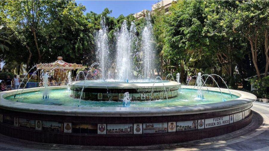 From Malaga or Costa del Sol: Mijas, Marbella & Puerto Banus - Who should book this day trip?