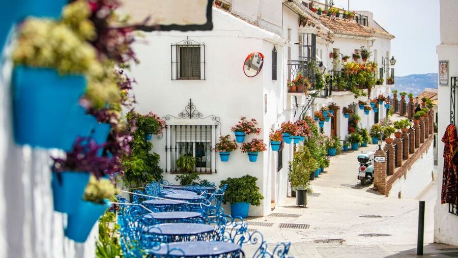 From Malaga or Costa del Sol: Mijas, Marbella & Puerto Banus - Starting near Torremolinos