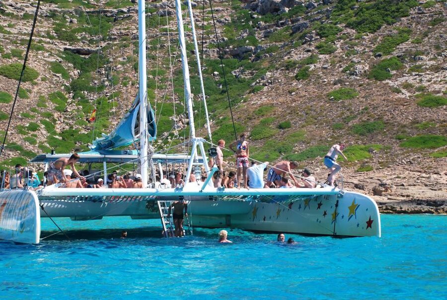 From Palma de Mallorca: Boat Cruise to Illetes - How Much Value Do You Get for $34?
