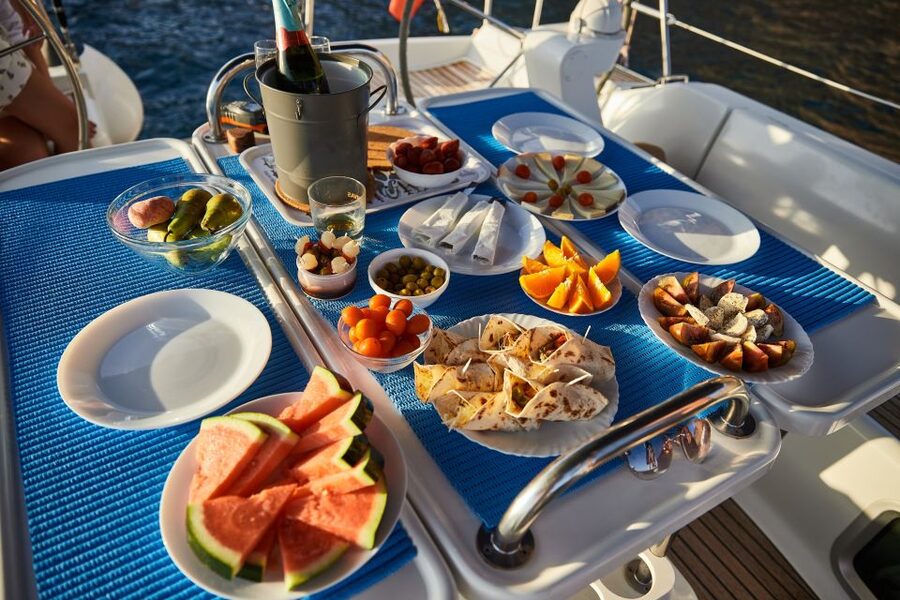 From Puerto de Mogán: Sailboat Trip with Food and Drinks - The One-Hour Snorkeling Stop