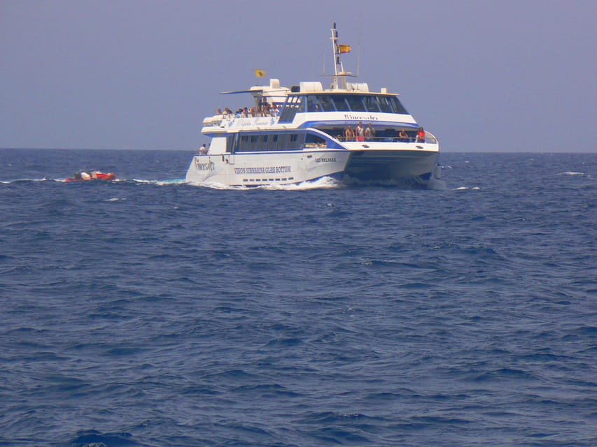 From Puerto Rico: Boat trip along the coast w/ Food & Drinks - Key things to know before booking