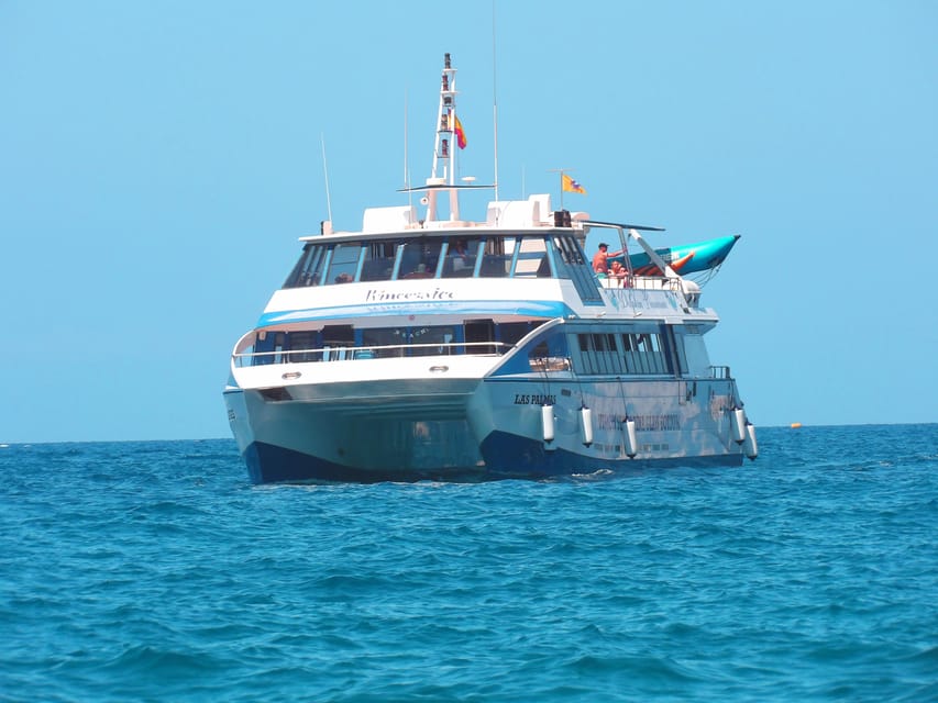 From Puerto Rico: Boat trip along the coast w/ Food & Drinks - How comfortable is the catamaran?