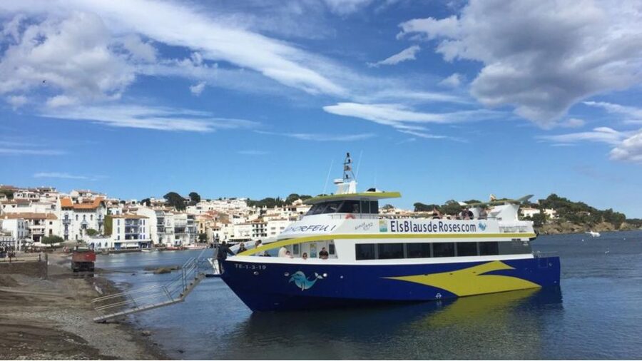 From Roses: Costa Brava Boat Tour to Cadaqués - The return across the Bay of Roses