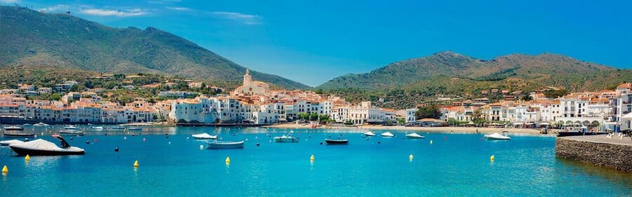 From Roses: Costa Brava Boat Tour to Cadaqués - Boarding in Roses: arrive earlier than you think