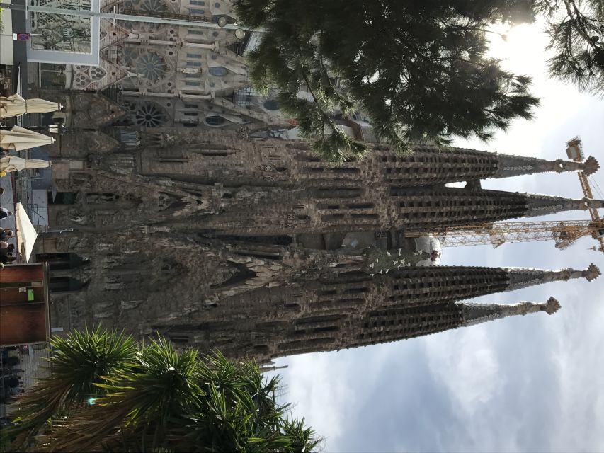From Salou: Full Day Barcelona Panoramic Tour with Free Time - Arc de Triomf and the route into central Barcelona