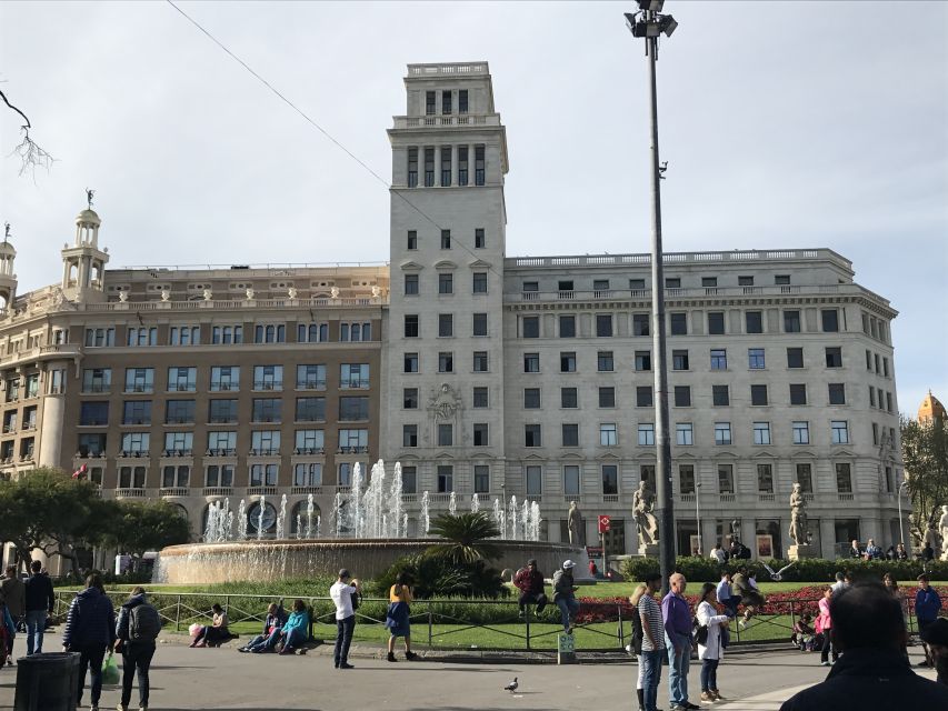 From Salou: Full Day Barcelona Panoramic Tour with Free Time - The guide makes or breaks the day