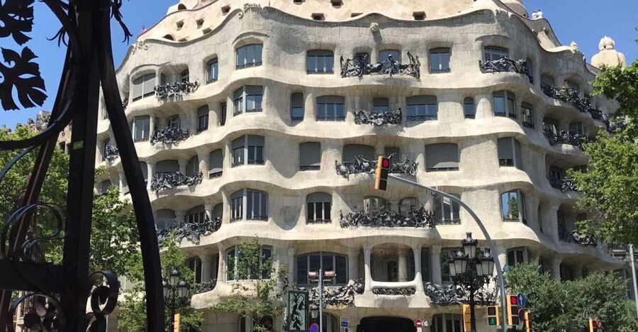 From Salou: Full Day Barcelona Panoramic Tour with Free Time - The morning pickup around Salou