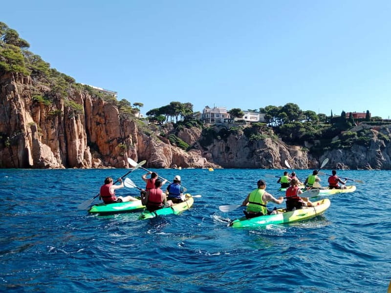 From Sant Feliu de Guíxols: Kayak and Snorkel in Costa Brava - Setting out from Sant Feliu de Guíxols bay