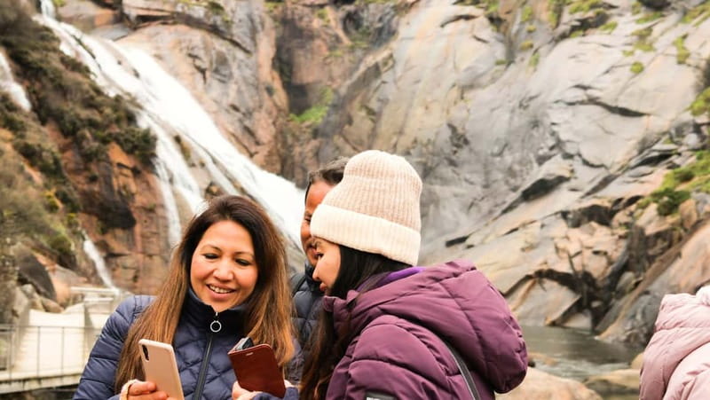From Santiago: Finisterre, Muxia, Ézaro - 7 stops day tour - Guides, languages, and the coach experience