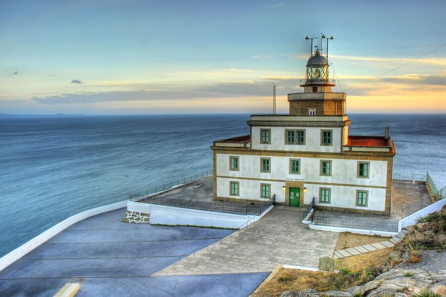 From Santiago: Finisterre, Muxia, Ézaro - 7 stops day tour - Fisterra village gives you time to slow down