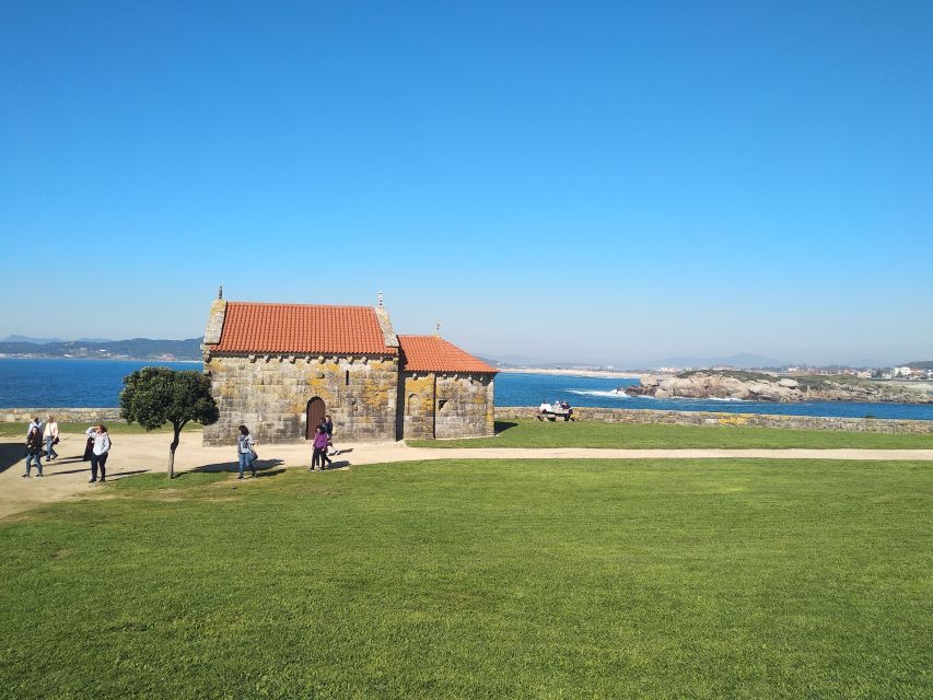 From Santiago: Rías Baixas Galicia Seafood & Wine Day Tour - The guide and coach can shape the day