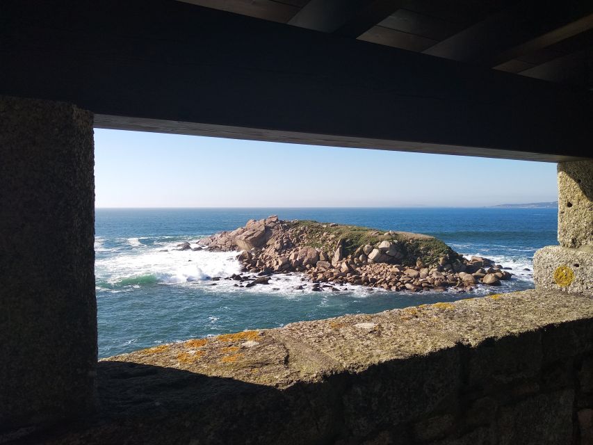 From Santiago: Rías Baixas Galicia Seafood & Wine Day Tour - Combarro and its granite lanes