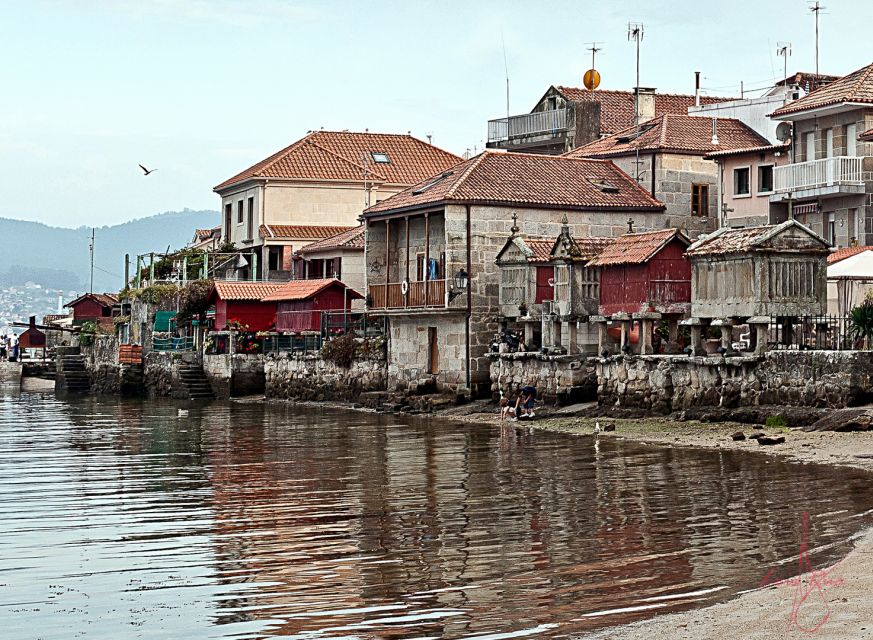 From Santiago: Tour to Rias Baixas with Boat Trip and Winery - Illa da Toxa and its shell-covered chapel