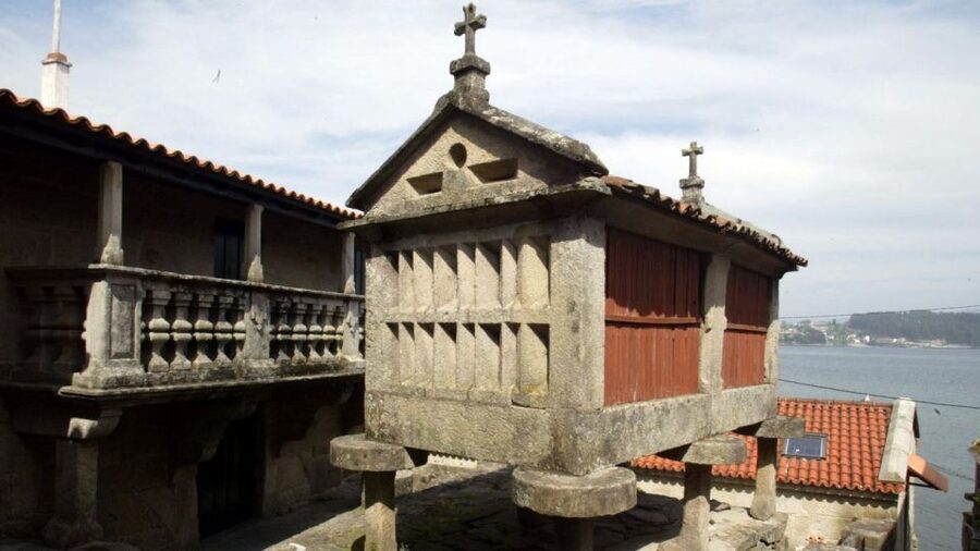 From Santiago: Tour to Rias Baixas with Boat Trip and Winery - The Rías Baixas boat ride and its mussel feast