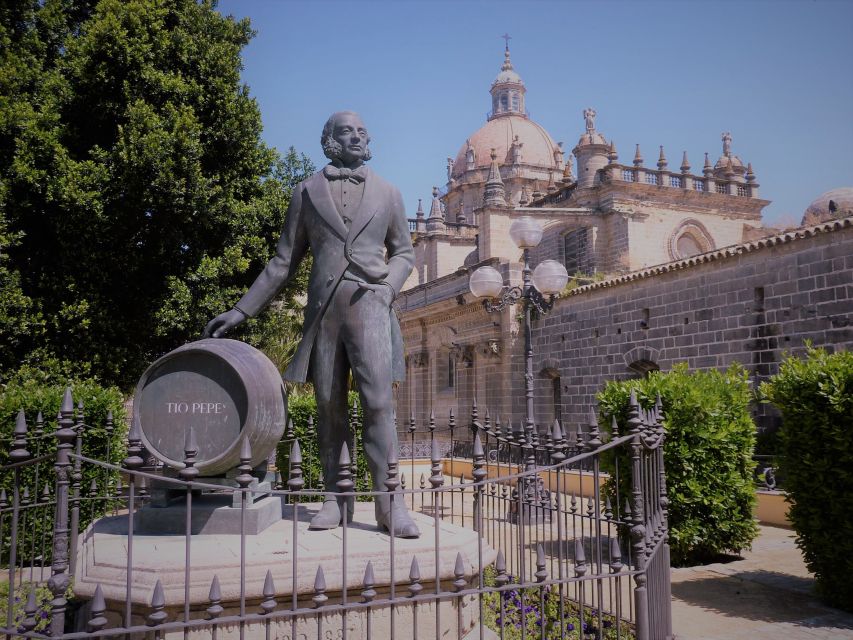 From Seville: Cadiz and Jerez de la Frontera Day Trip - La Caleta Beach and the Bay of Cadiz