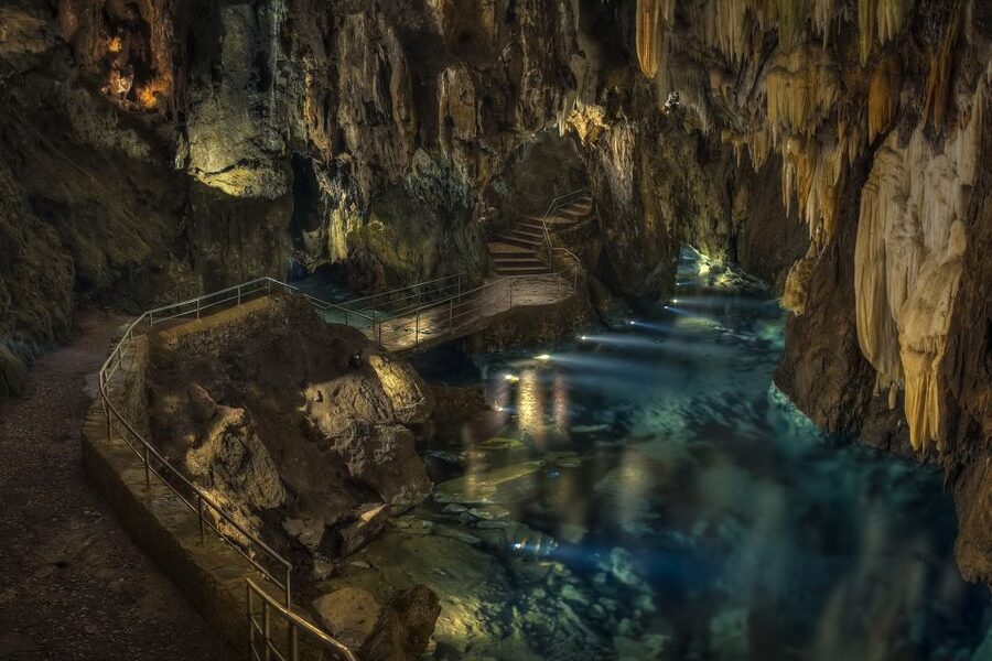 From Seville: Full-Day Aracena & Rio Tinto Mines Tour - Guides make the difference