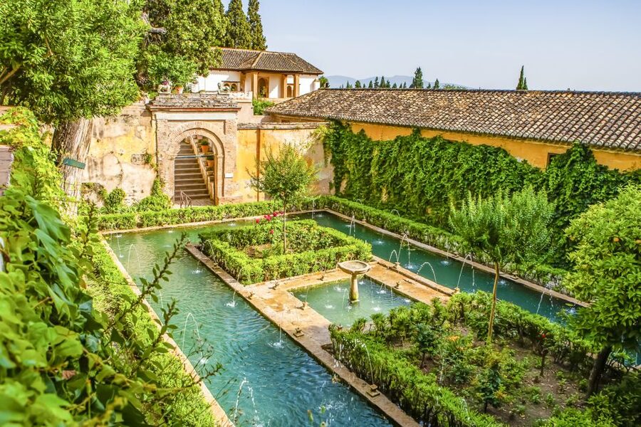 From Seville: Granada & Alhambra Tour with Optional Ticket - One hour at Plaza de San Nicolas