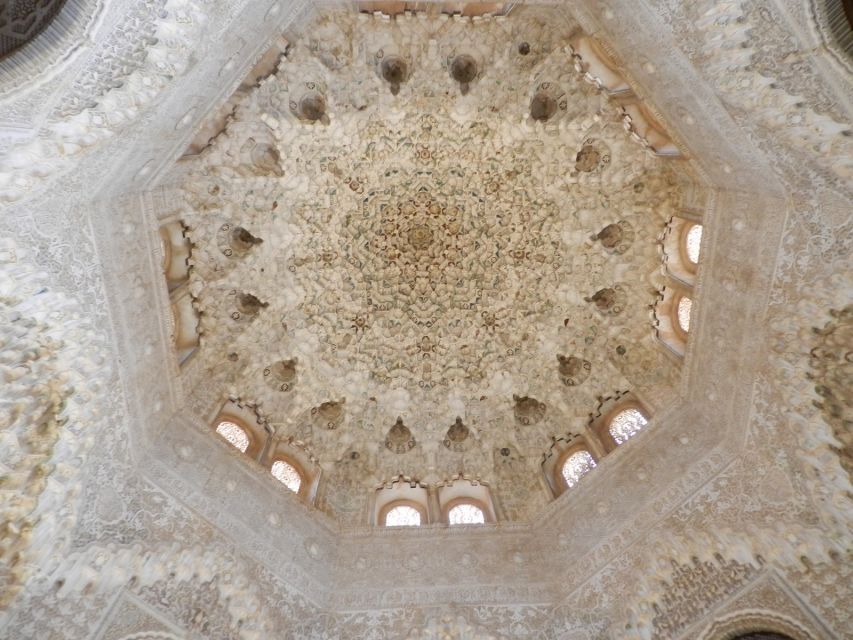 From Seville: Granada & Alhambra Tour with Optional Ticket - Guides, languages, and the human side of the day