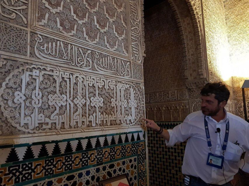 From Seville: Granada Day Trip with Alhambra and Albaicín - Lunch and free time in central Granada