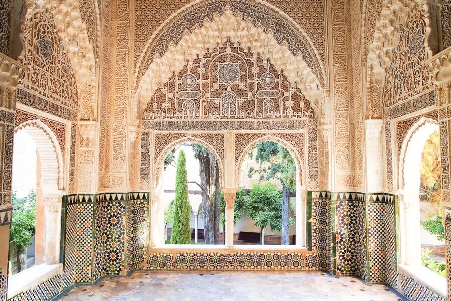 From Seville: Granada Day Trip with Alhambra and Albaicín - The early morning departure and coach ride