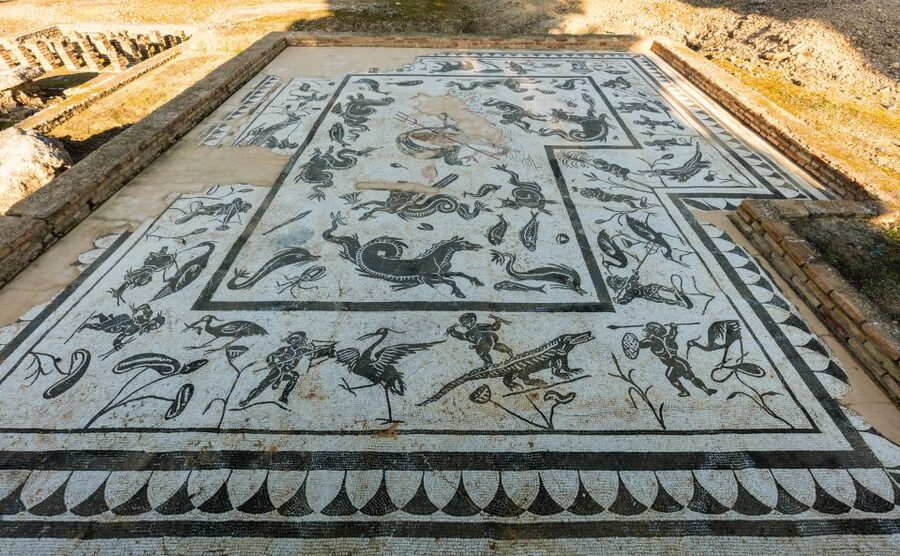 From Seville: Italica Roman City & Medieval Monastery Tour - The 20-minute ride out of Seville