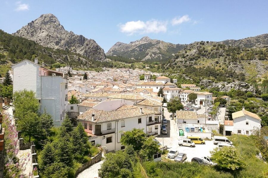 From Seville: White Villages and Ronda Tour - Zahara de la Sierra: the first white-village view