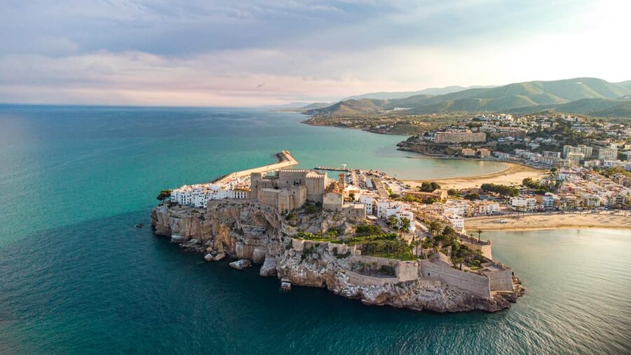 From Valencia: Peniscola Day tour, Game of Thrones - Leaving Valencia in a small air-conditioned van