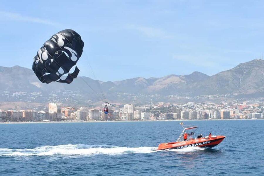Fuengirola: Deluxe Parasailing Flight from Fuengirola Port - The safety briefing before takeoff