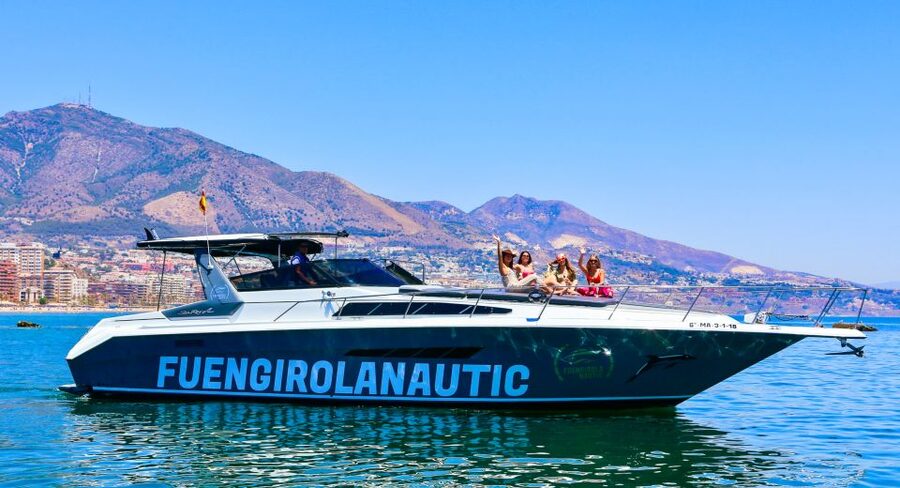 Fuengirola: Dolphin Watching by Yacht with Snacks and Drinks - Searching the Fuengirola coast for dolphins