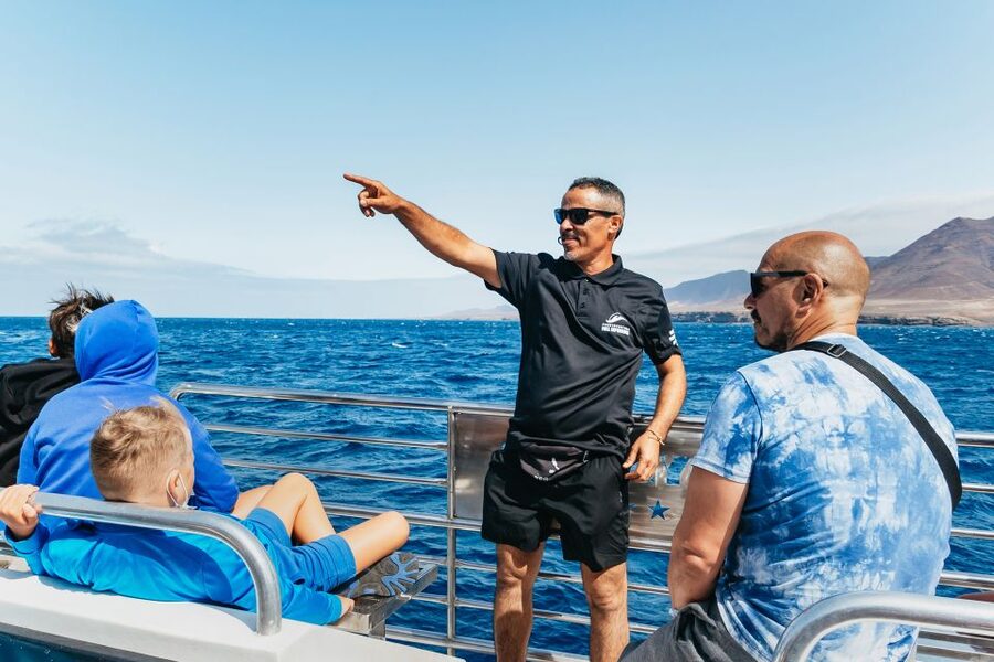 Fuerteventura: Glass Bottom Boat Cruise with Lunch & Drinks - Paella, Canarian flavors, and drinks at sea